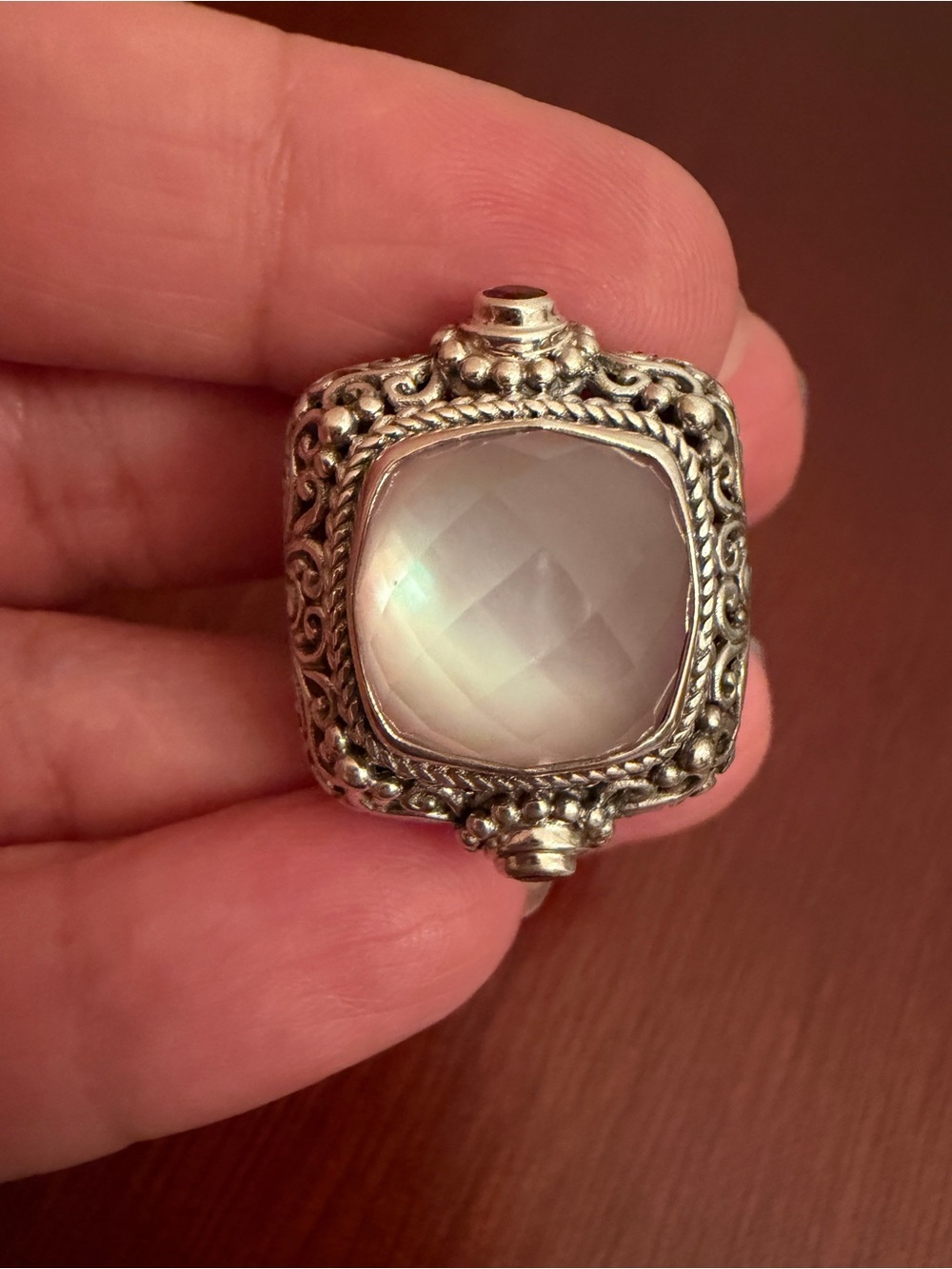 NWOT SARDA STERLING SILVER RING, SZ 6.5 MOTHER OF PEARL DOUBLET & GARNET, PRETTY